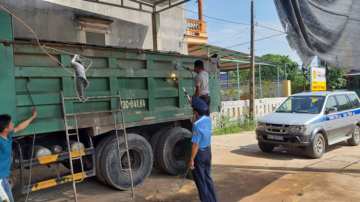 Tăng cường công tác quản lý tình trạng xe quá khổ, quá tải trên các tuyến giao thông nông thôn