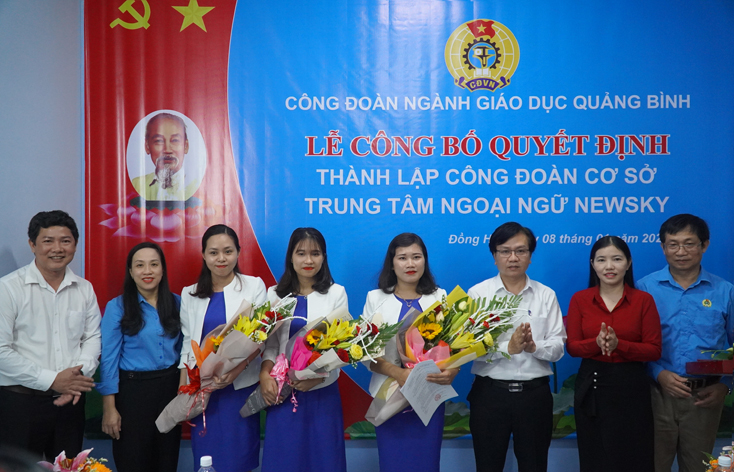Công bố thành lập Công đoàn cơ sở Trung tâm Ngoại ngữ Newsky