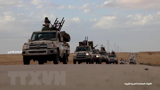 Các lực lượng miền Đông Libya tuyên bố ngừng bắn từ ngày 12-1