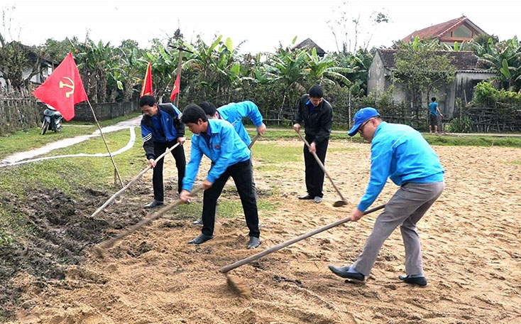 Ngày hội "Tết ấm cho đồng bào, thanh thiếu nhi nghèo" tại xã Quảng Sơn