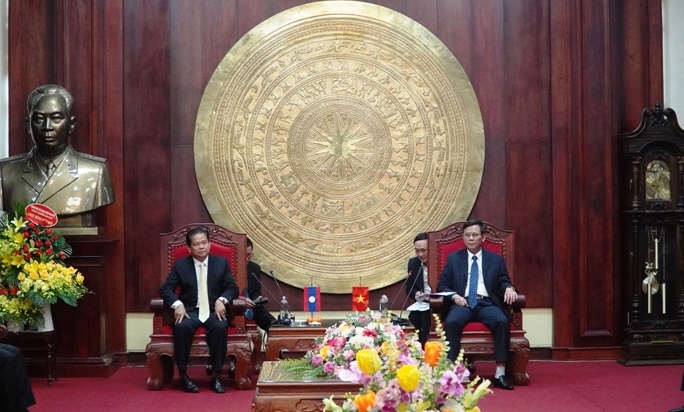 Đồng chí Phó Bí thư Thường trực Tỉnh ủy tiếp xã giao đoàn đại biểu tỉnh Khăm Muộn