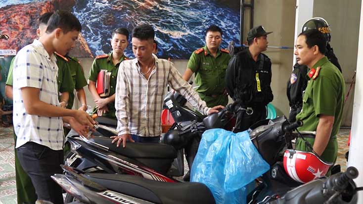 Kiên quyết đấu tranh với tội phạm "tín dụng đen"