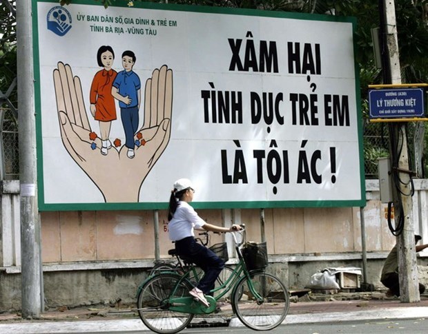 Bộ LĐ-TB&amp;XH yêu cầu cơ quan công an vào cuộc vụ ép học sinh bán trinh
