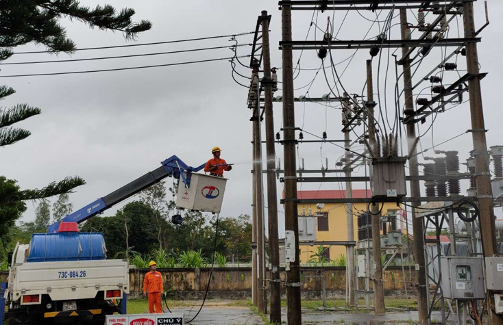 Điện lực Bố Trạch: Chủ động bảo đảm nguồn điện phục vụ Tết Nguyên đán Canh Tý