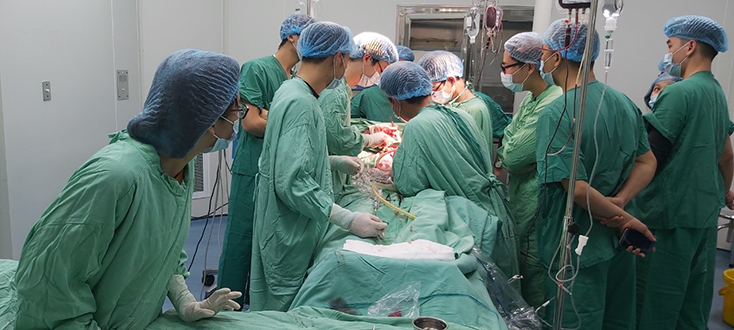 Cứu sống bệnh nhân bị dao đâm thủng tim