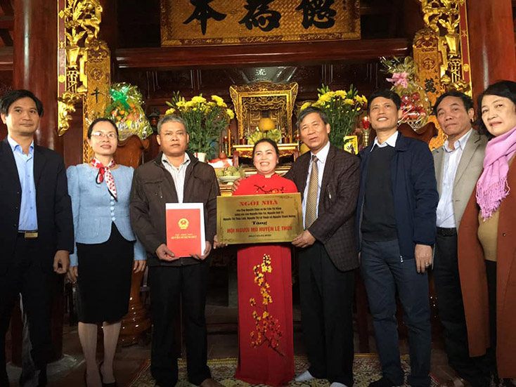 Trao tặng nhà cho Hội Người mù