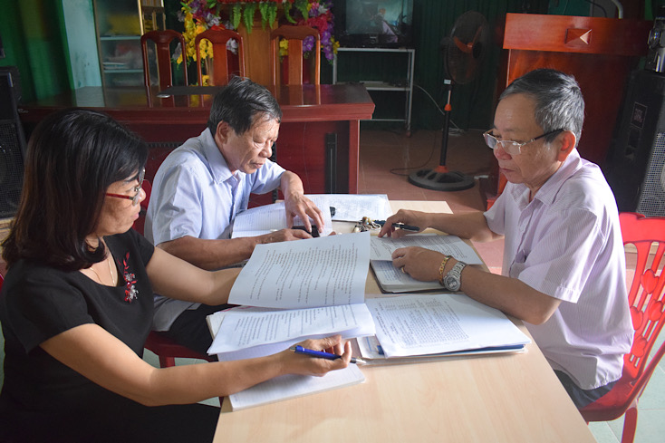 "Người đảng viên phải gần dân, hiểu dân, trọng dân…"