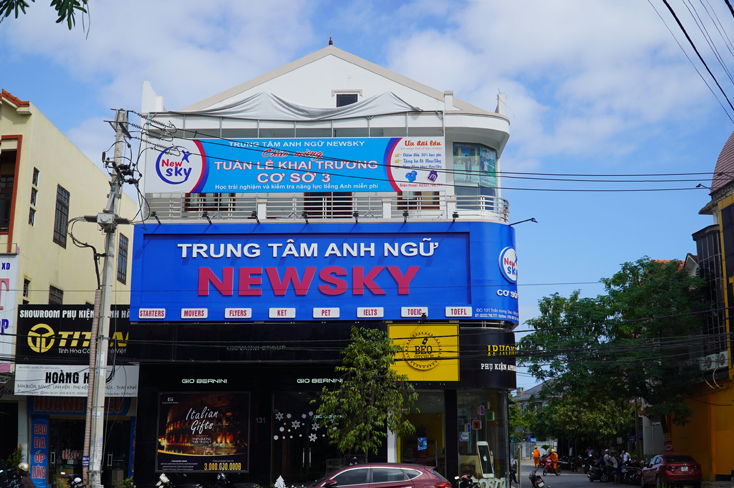 Các trung tâm ngoại ngữ, tin học không được huy động học viên đến học