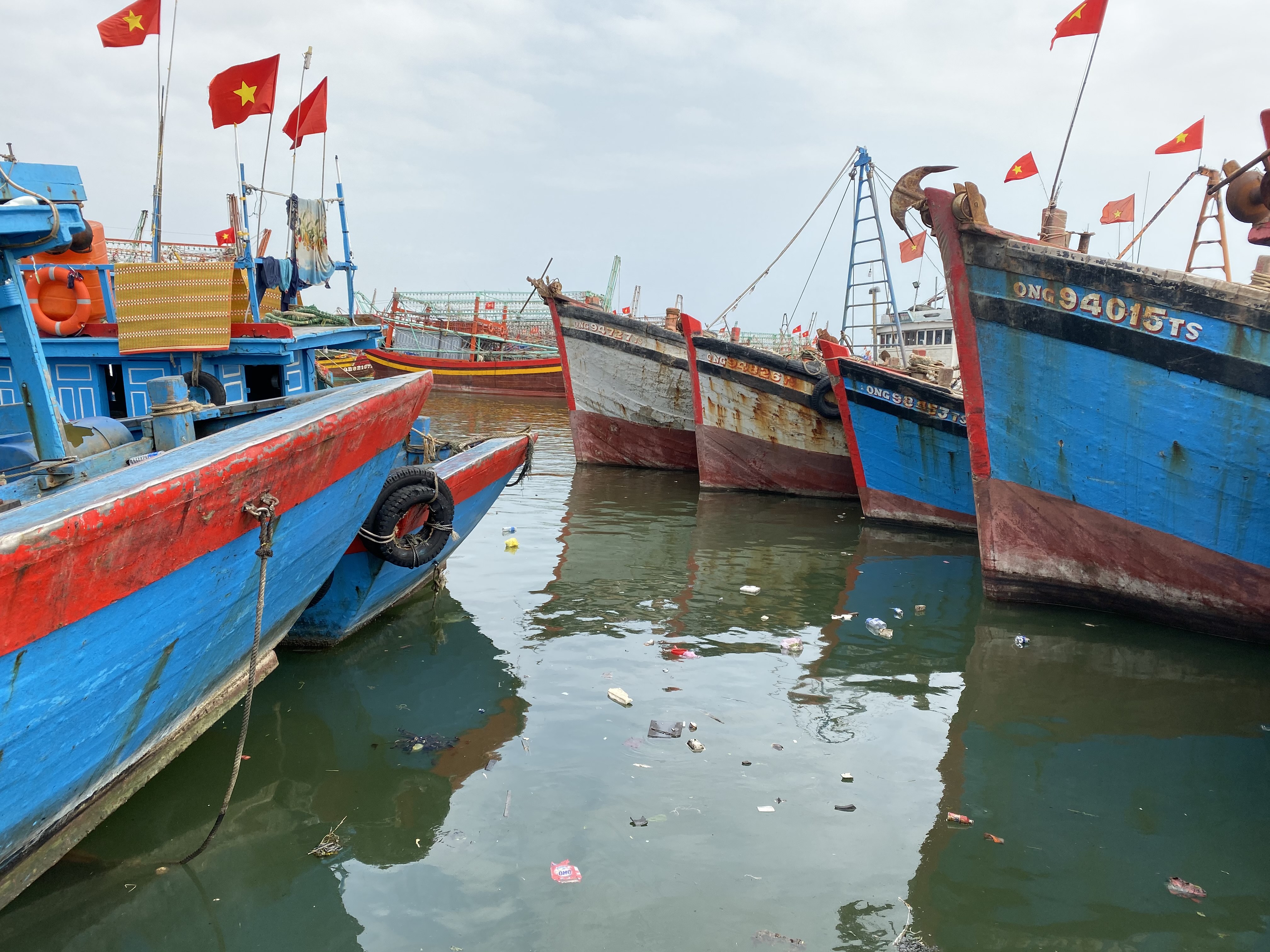 Những thùng rác bị "bỏ quên"