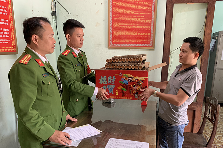 Gia hạn người dân tự nguyện giao nộp pháo đến trước ngày 31-3-2020