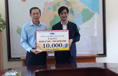 Công ty CP Dệt may Huế: Tặng huyện Lệ Thủy 10.000 khẩu trang