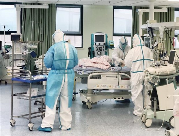 Hơn 8.000 bệnh nhân COVID-19 được xuất viện tại Trung Quốc đại lục