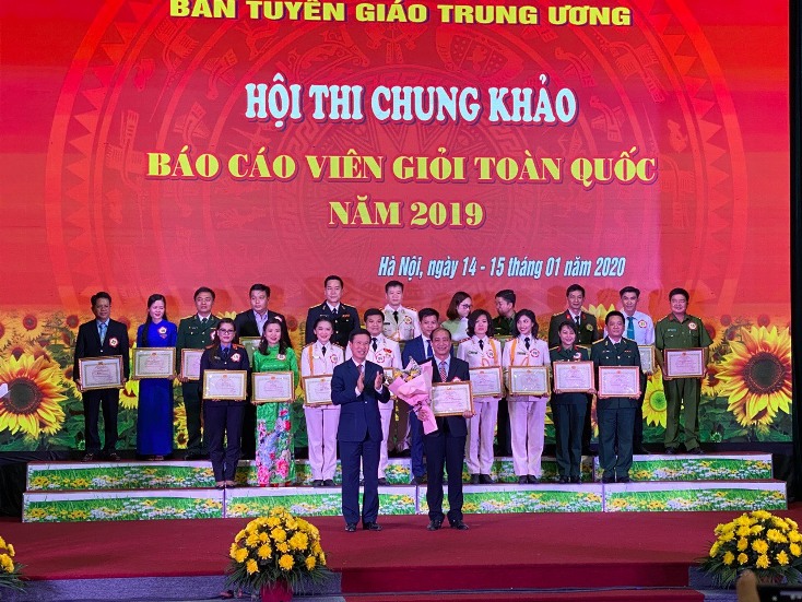 Chữ tâm sau chuyện "nghề" của báo cáo viên Đặng Thái Sơn