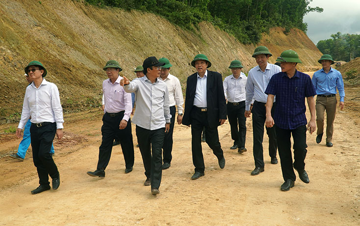 Đẩy nhanh tiến độ các công trình chào mừng đại hội Đảng