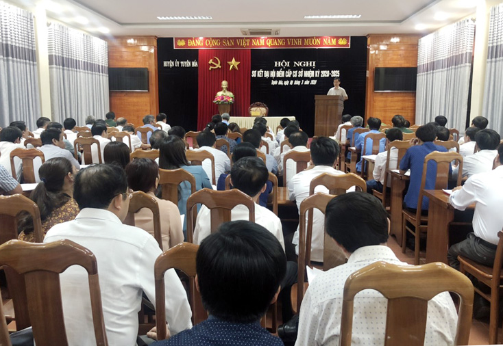 Đẩy nhanh tiến độ chuẩn bị và tổ chức đại hội đảng bộ, chi bộ cơ sở
