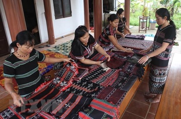 Lập Hội đồng thẩm định chương trình phát triển vùng đồng bào thiểu số