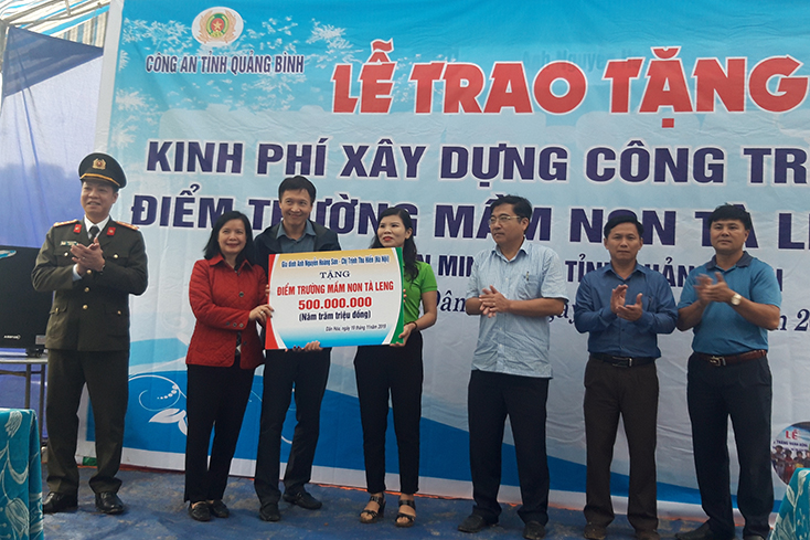 Nối những con chữ vùng cao biên giới