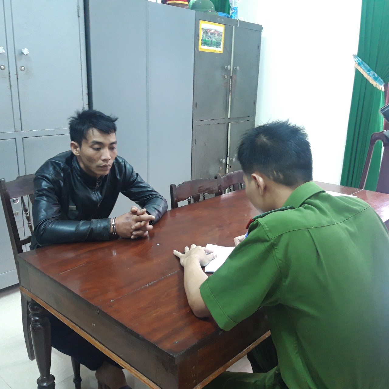 Bắt quả tang đối tượng tàng trữ trái phép chất ma túy