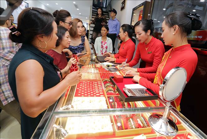 Giá vàng trong nước sáng 13-3 giảm đến hơn 1 triệu đồng/lượng