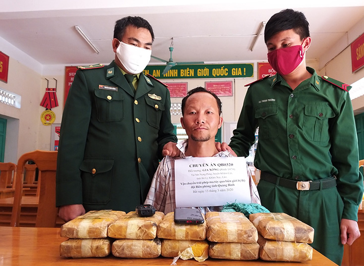 Bắt đối tượng vận chuyển 60.689 viên ma túy tổng hợp trên biên giới