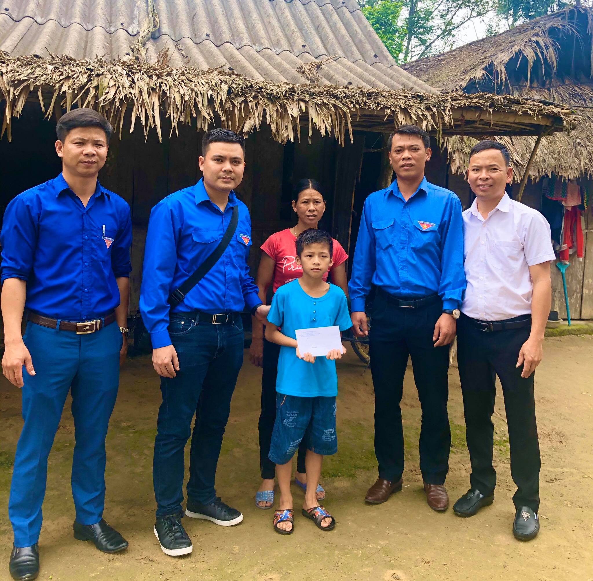 Bàn giao công trình thanh niên tại Trường tiểu học Đồng Hóa, Tuyên Hóa