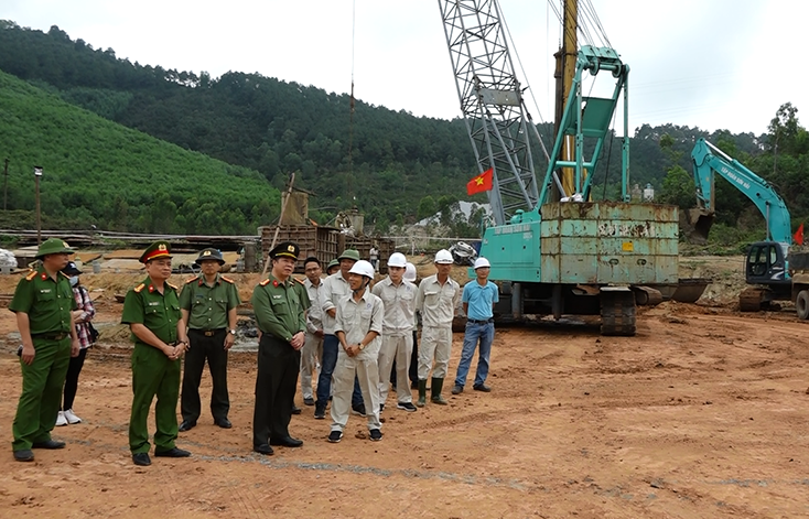 Kiểm tra công tác đảm bảo ANTT phục vụ thi công công trình thuỷ lợi Rào Nan