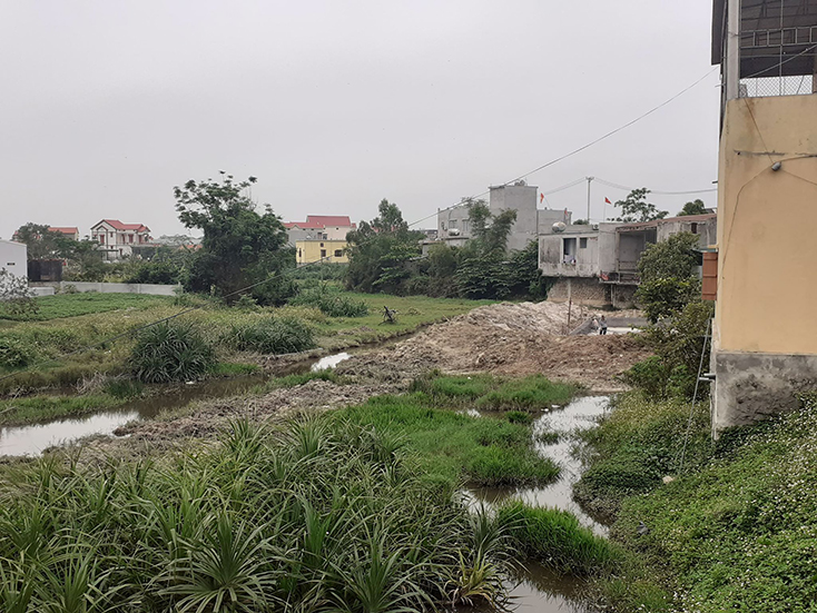 Xây dựng móng nhà lấn chiếm đất thủy lợi?!