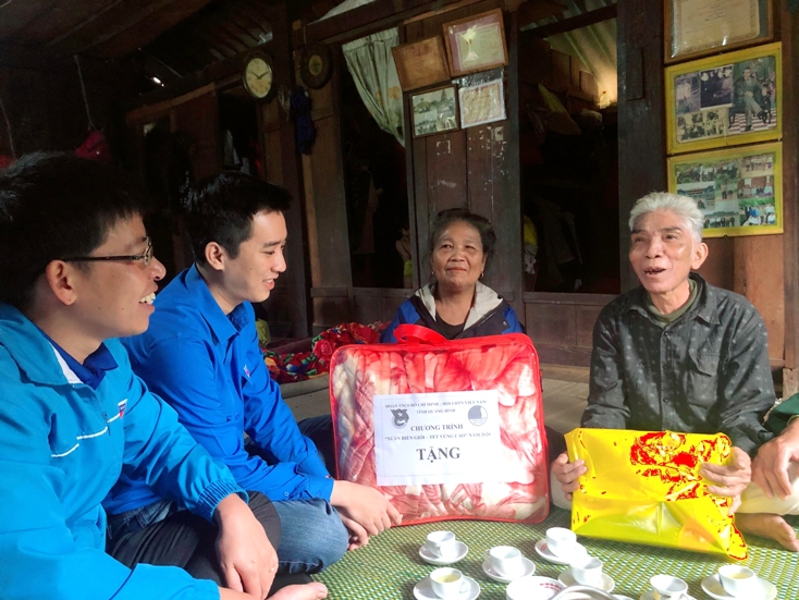 Tuổi trẻ Quảng Bình tự hào tiến bước dưới cờ Đảng