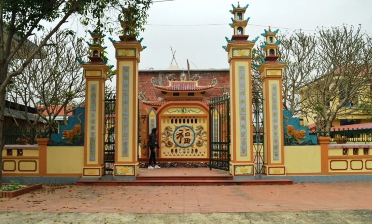 Thăm miếu thờ danh nhân văn hóa Dương Văn An