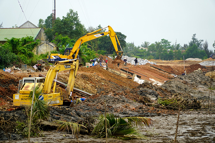 Xây kè chống xói lở bên sông Gianh giai đoạn 2