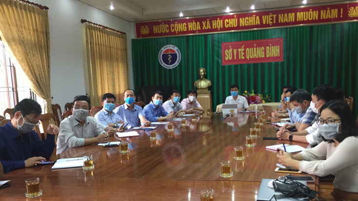 Hai trường hợp đang cách ly âm tính với SARS-CoV-2