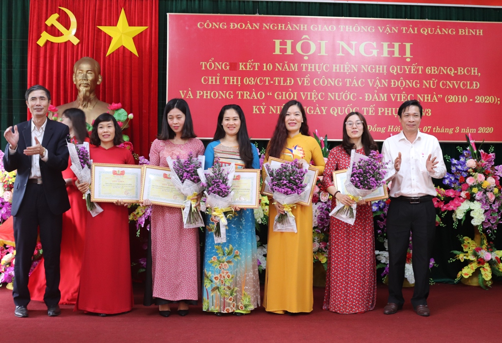 Đẩy mạnh phong trào "Giỏi việc nước, đảm việc nhà"