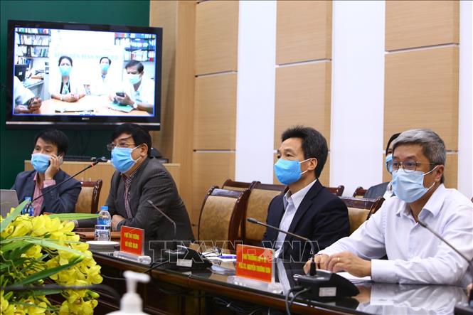 Dịch COVID-19: Thực hiện nghiêm 'cách ly xã hội' nhằm ngăn chặn sự lây nhiễm bệnh