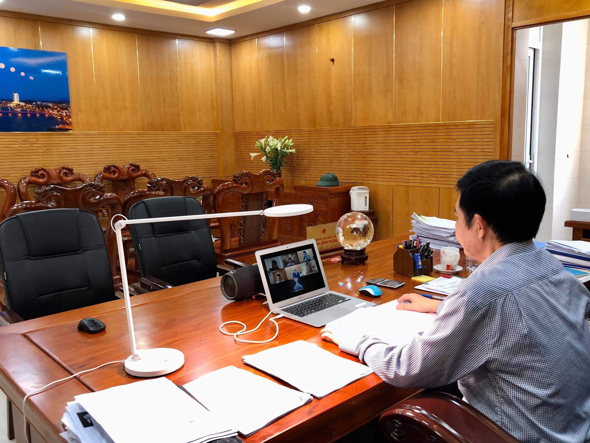Ứng dụng họp trực tuyến để chỉ đạo, điều hành, giải quyết công việc