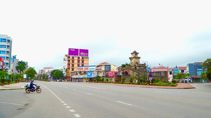 "Sống chậm lại, nghĩ khác đi, yêu thương nhiều hơn"