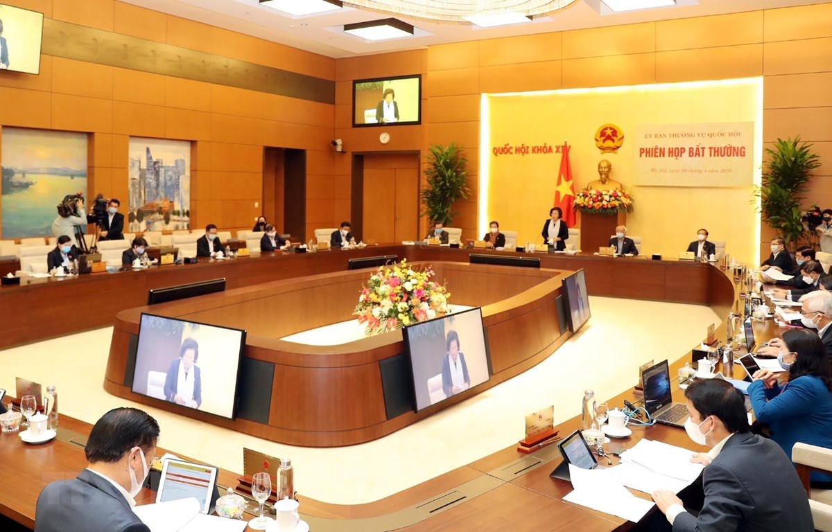 Thường vụ Quốc hội họp bất thường tìm biện pháp hỗ trợ người dân