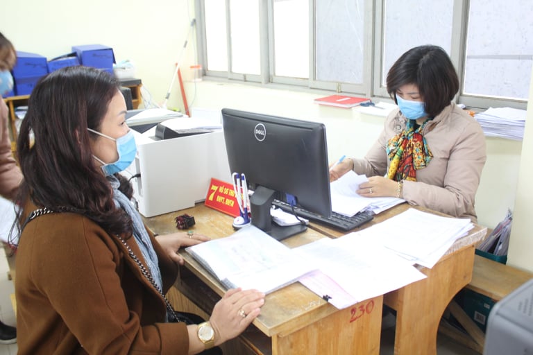 Dịch COVID-19: 3 cách đăng ký nhận lương hưu, trợ cấp BHXH tháng 4 - 5 tại nhà