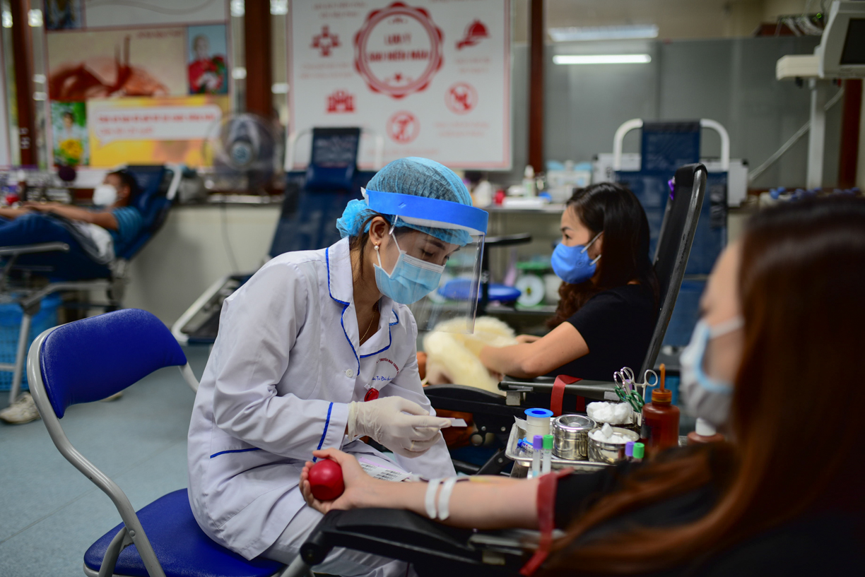 Dịch COVID-19: Các cách hiến máu an toàn