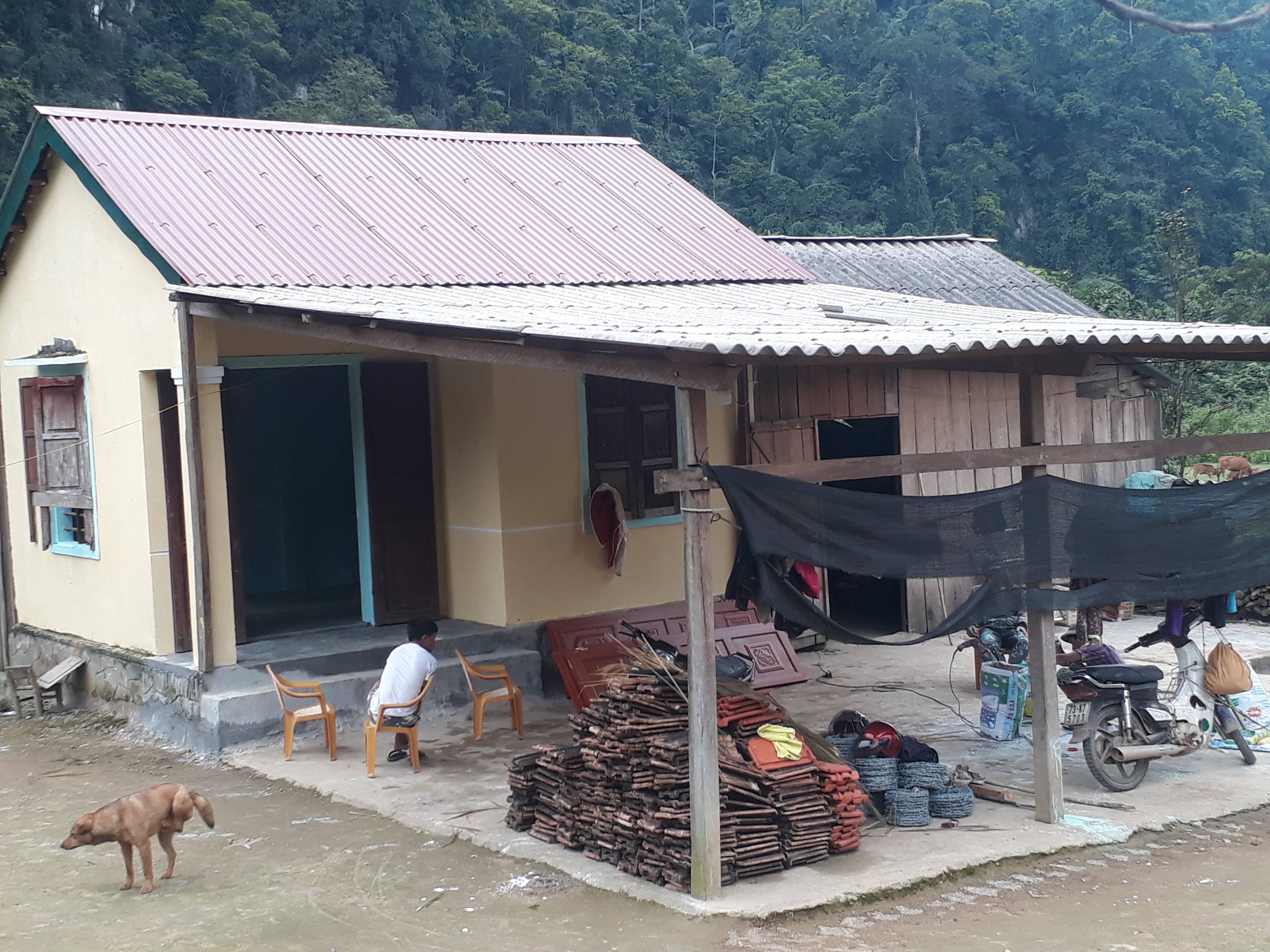 Minh Hóa: Đẩy nhanh tiến độ sửa chữa 87 nhà cho đồng bào Rục