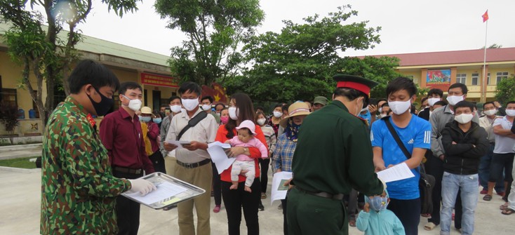 "Ra về dạ vẫn còn vương"...