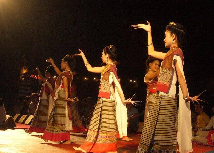 Tháng tư về