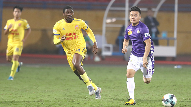 CLB V-League đau đầu vì lương ngoại binh