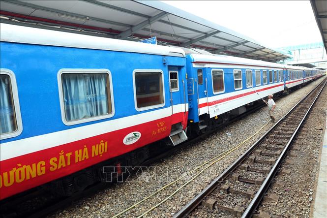 Hết cách ly xã hội, đường sắt chạy thêm ba đôi tàu phục vụ hành khách