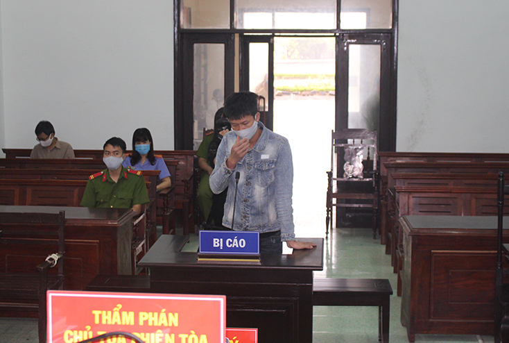 Lĩnh án 7 năm tù vì hành vi trộm cắp tài sản tại khu cách ly Covid-19