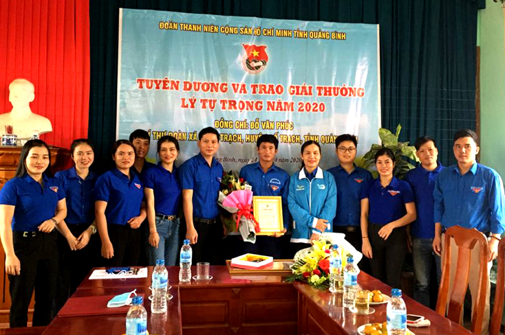 Trao Giải thưởng Lý Tự Trọng năm 2020 cho cán bộ Đoàn tiêu biểu