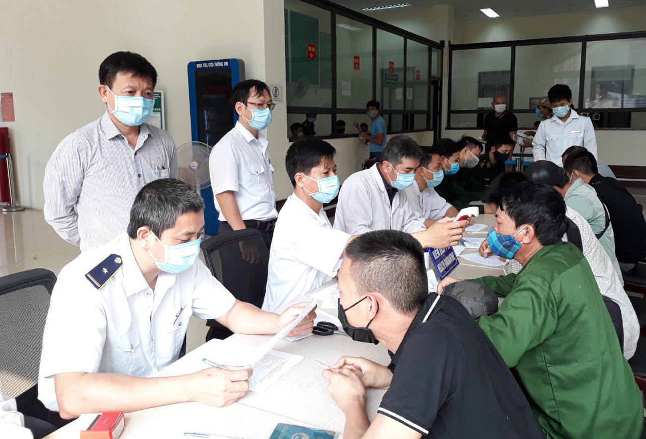 Đồng lòng vượt qua gian khó