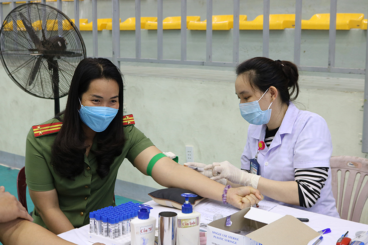 Hơn 500 cán bộ, chiến sĩ Công an tỉnh hiến máu tình nguyện