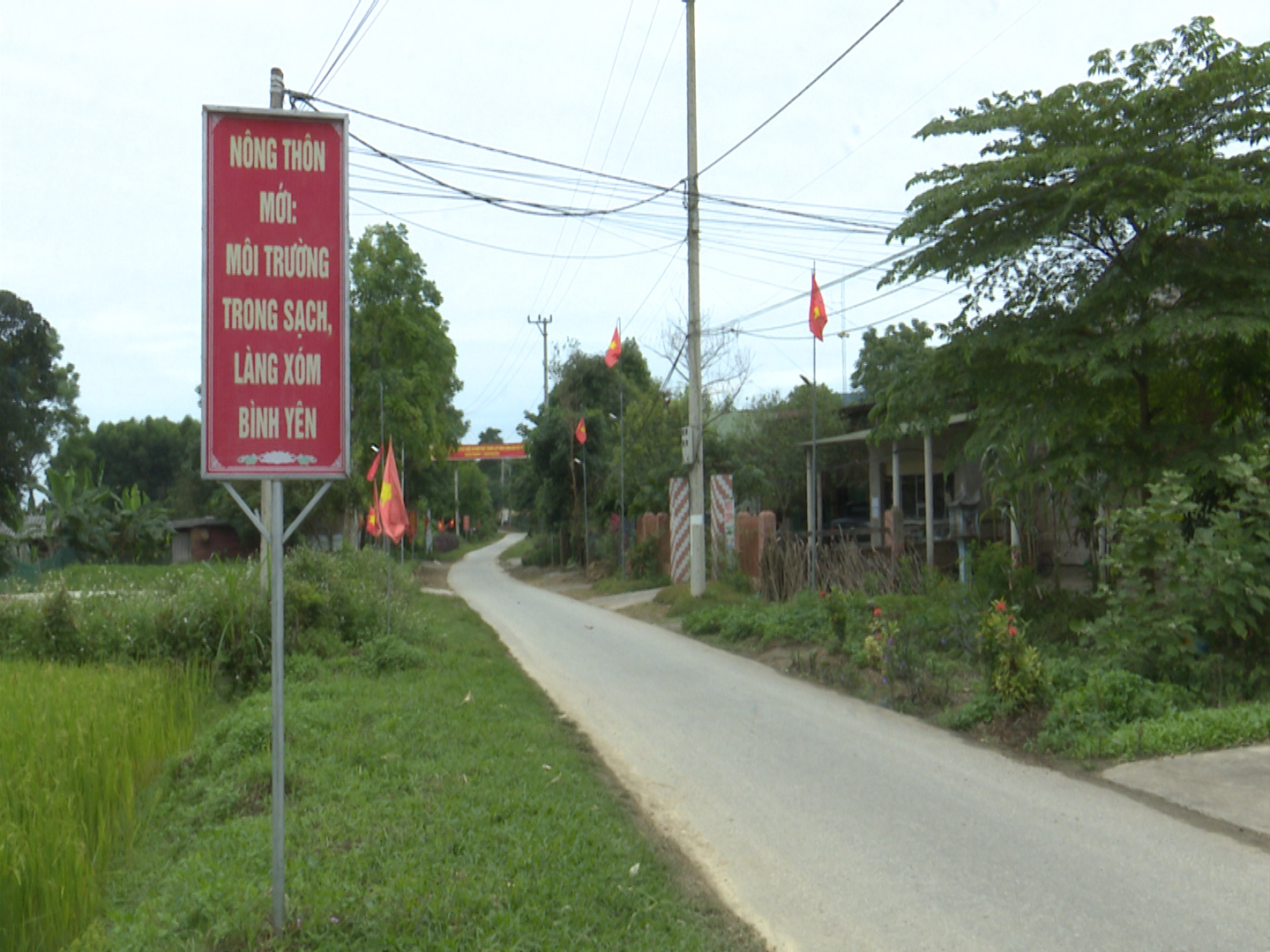 Xã nghèo "cán đích" nông thôn mới