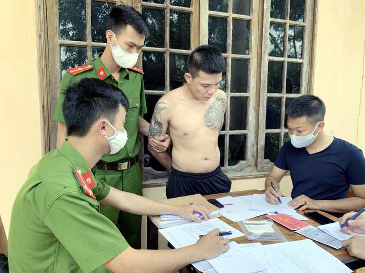 Tuyên Hóa: Bắt quả tang đối tượng tàng trữ trái phép 20 viên ma túy