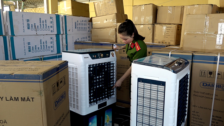 Thu giữ nhiều máy làm mát và máy lọc nước không rõ nguồn gốc